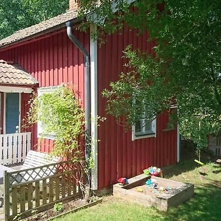 Röda Stugan På Slinken-2